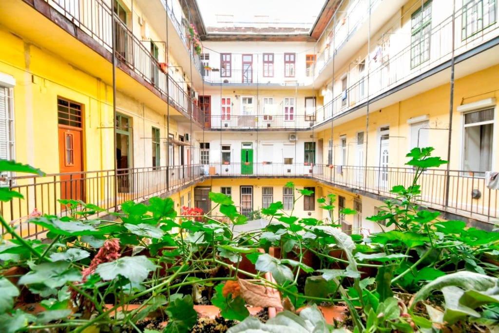 Nefelejcs Near The Keleti Railway Station Apartment Budapest Ngoại thất bức ảnh